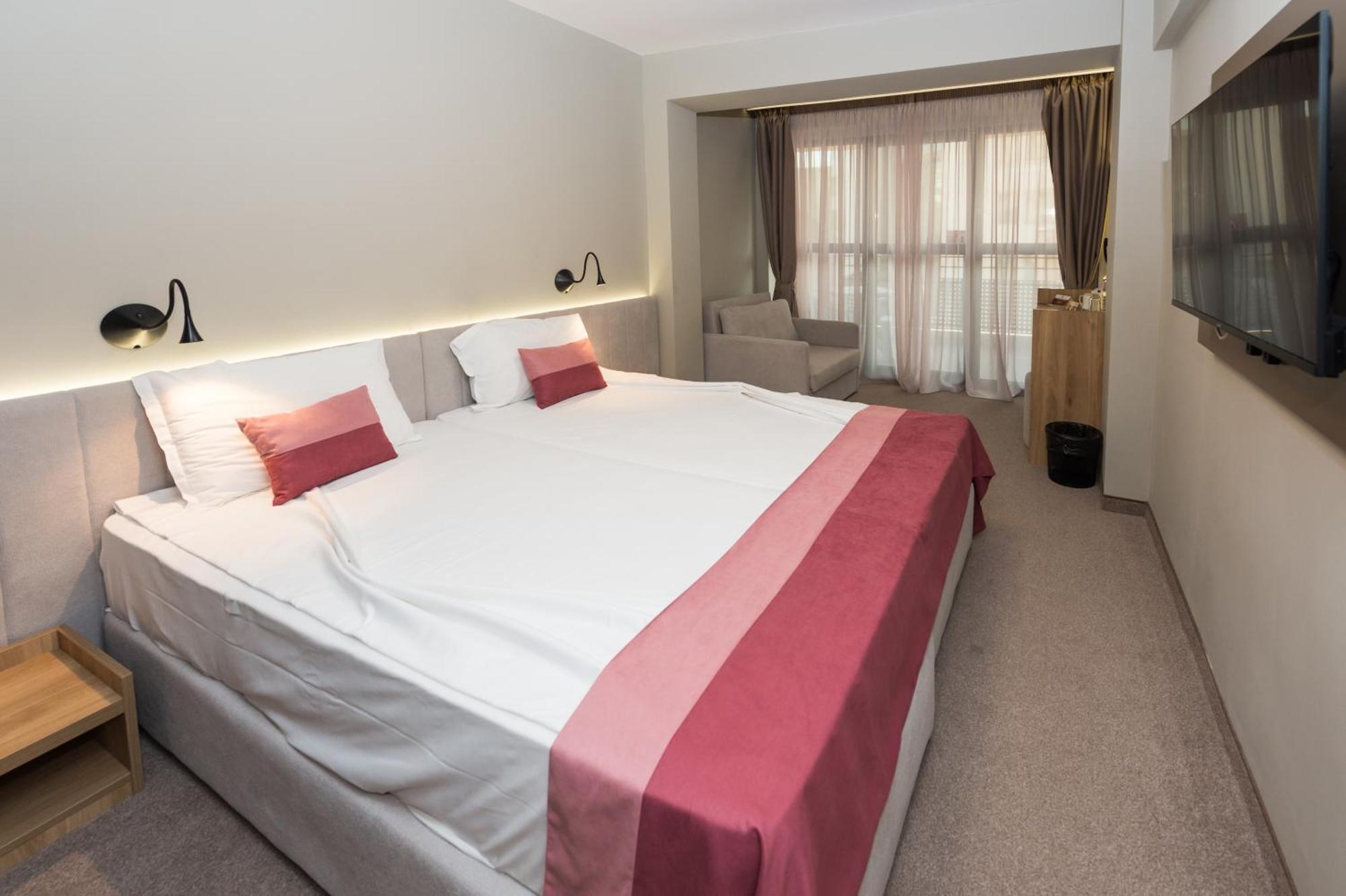 Hotel Grand Sunny 4*
